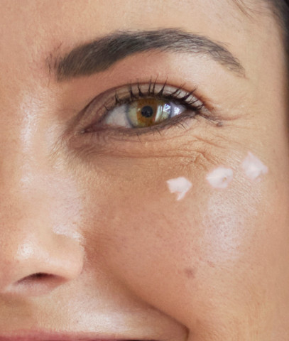 Contour des yeux application